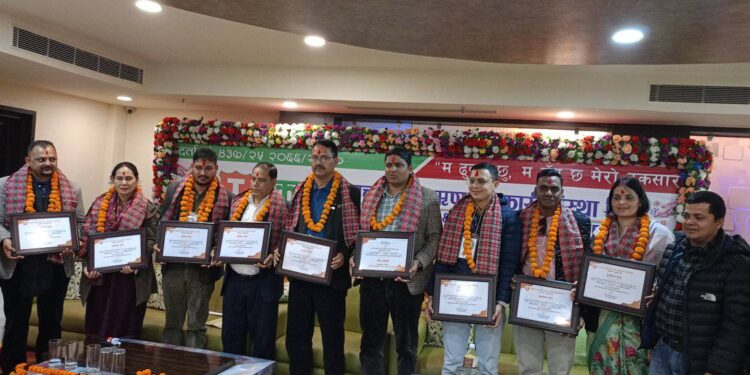 टकसारको नेतृत्वमा पोखरेल