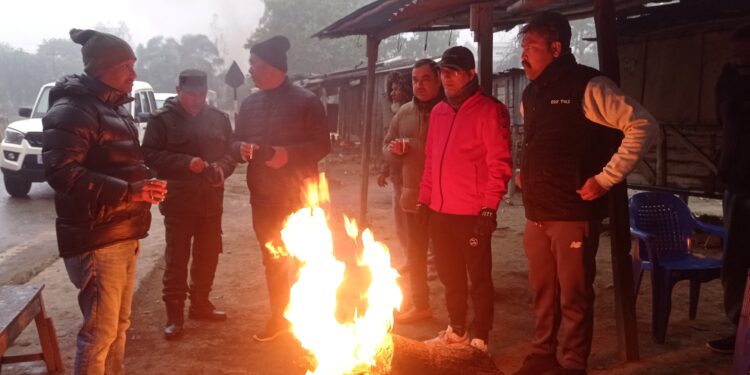 नेपालगन्जमा ६ चट्टा दाउरा वितरण