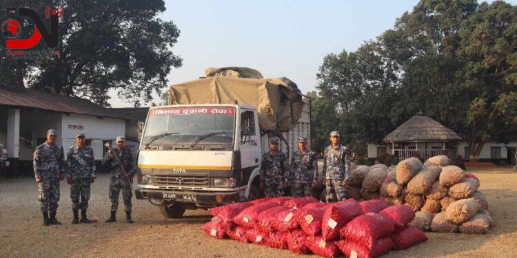भन्सार छलेर भित्र्याइएको एक ट्रक प्याज बरामद