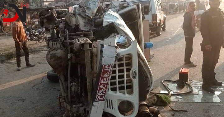 बर्दिया आउँदै गरेको बसले ठक्कर दिँदा तीनजना घाइते