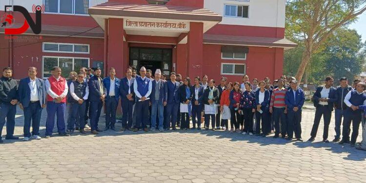 अराजक वडाध्यक्षकै शैलीमा नेपालगन्जका कर्मचारी