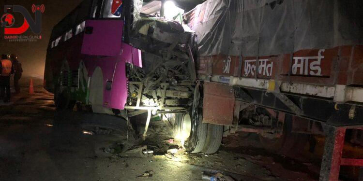 बस दुर्घटनामा २० जना घाइते