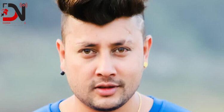 गायक दुर्गेशमाथि जुत्ता प्रहार