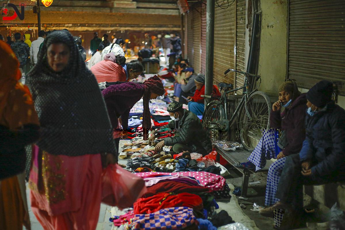 काठमाडौंमा सडक व्यवसायीले सुरू गरे ‘नाइट मार्केट’