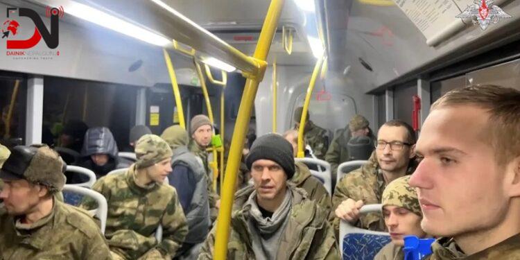 रुससँगको बन्दी आदानप्रदानमा १ सय जना युक्रेनी स्वदेश फर्किए