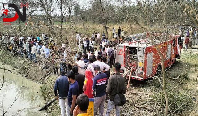 भारतको उत्तर प्रदेशमा तीर्थयात्री बोकेको ट्र्याक्टर पोखरीमा खस्दा २२ जनाको ज्यान गयो