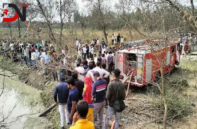 भारतको उत्तर प्रदेशमा तीर्थयात्री बोकेको ट्र्याक्टर पोखरीमा खस्दा २२ जनाको ज्यान गयो