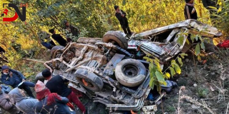 जिप न्यूट्रलमा छाडेर पसलमा जाँदा दुर्घटना, २ को मृत्यु