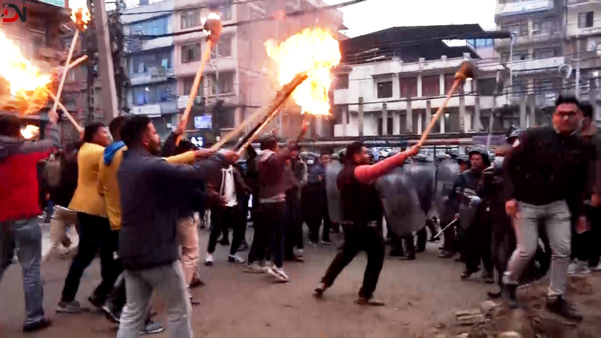 गृहमन्त्रीको राजीनामा माग्दै राँके जुलुस निकालेको नेविसंघ र प्रहरीबीच झडप