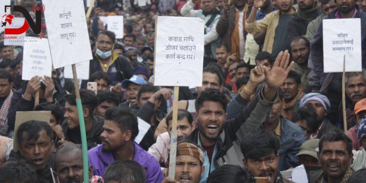 बालेनविरुद्ध सडकमा निस्किए कवाड व्यवसायी