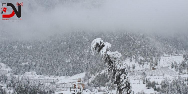 जडीबुटी खोज्न गएका ८ जना हिउँमा फसे, उद्धारका लागि हेलिकप्टर जाँदै