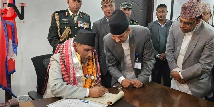 राष्ट्रियसभा अध्यक्ष दाहालले गरे पदभार ग्रहण