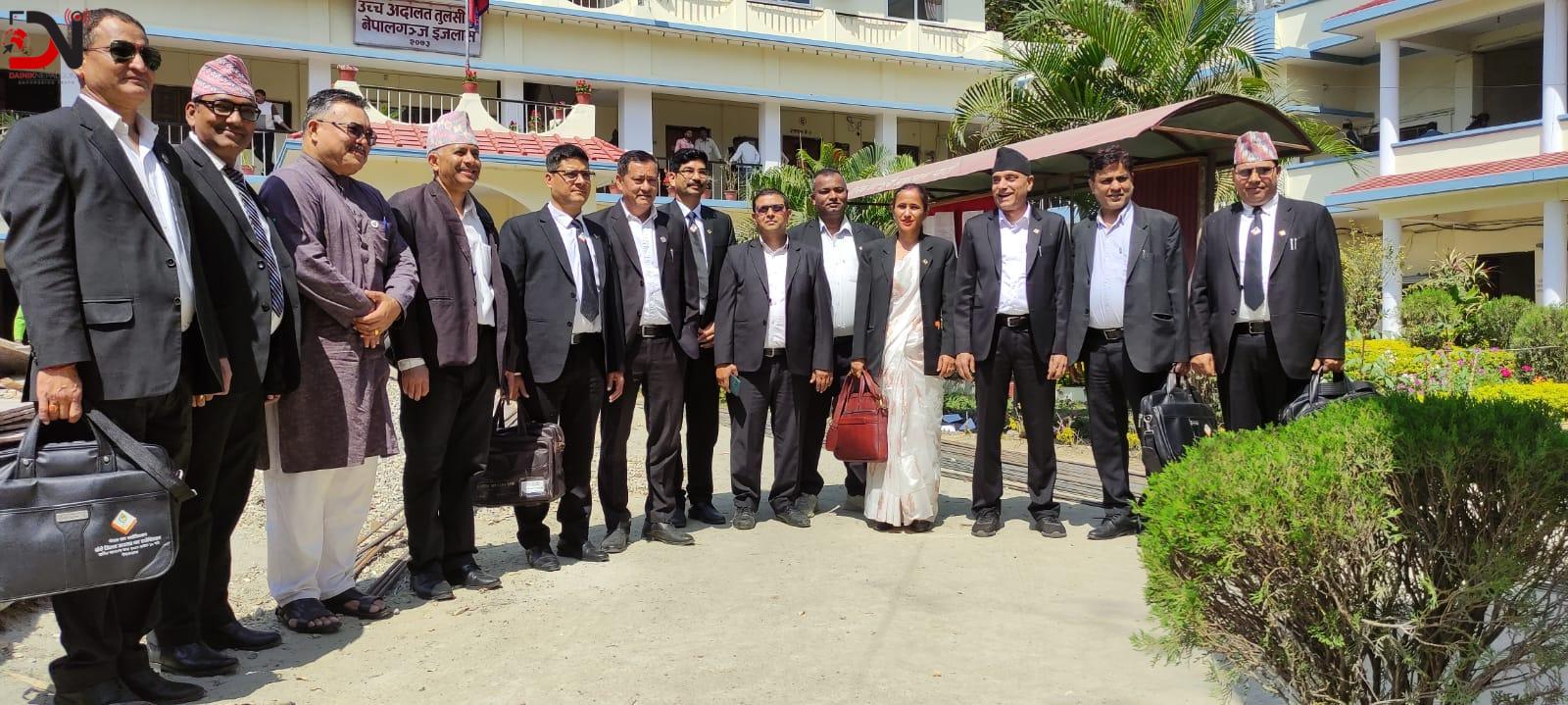 नेपालगन्ज विमानस्थललाई विपक्षी बनाएको मुद्धामा कारण देखाउ आदेश