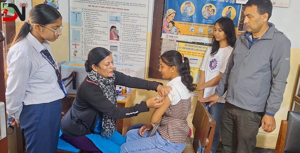 बाँकेमा पाठेघरको मुखको क्यान्सरविरुद्ध खोप अभियान