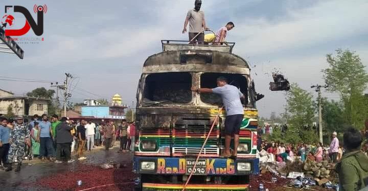 कैलालीमा लाइटर र खुर्सानी बोकेको ट्रकमा आगलागी