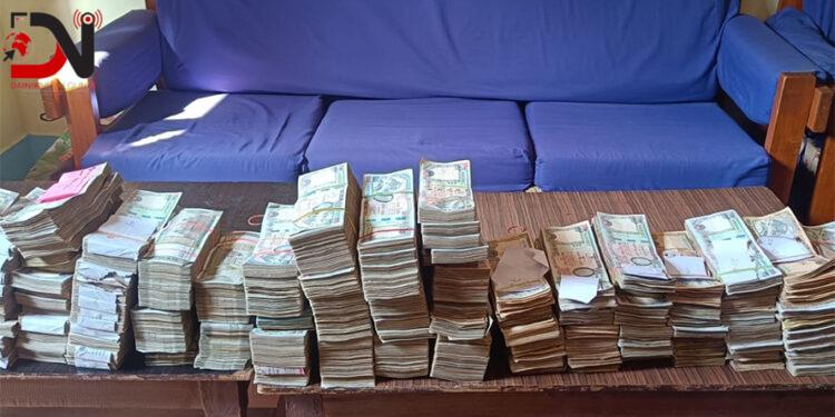 नेपालगन्जमा डेढ करोड रुपैयाँसहित आठजना पक्राउ