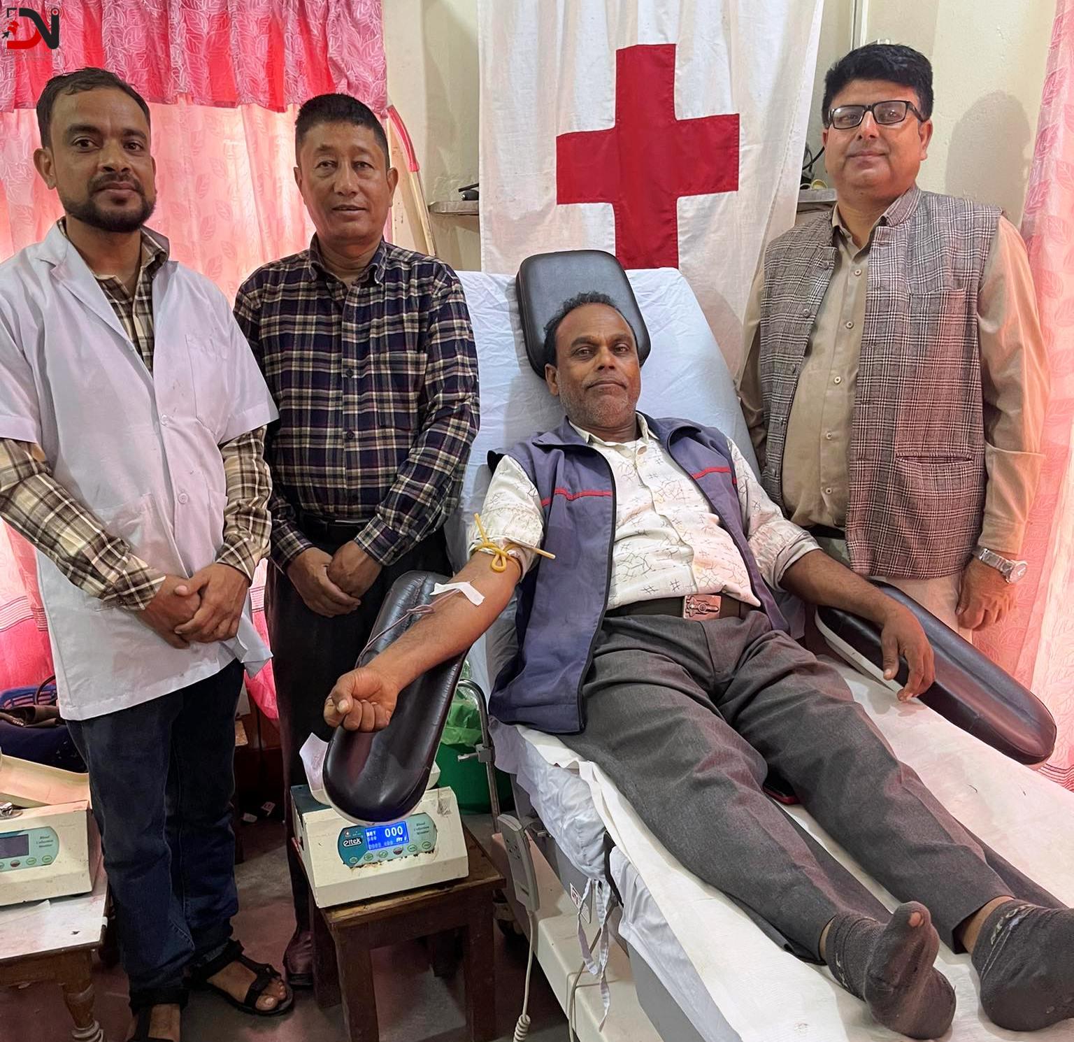 पत्रकार जायसवालले ९९औं पटक रक्तदान गरे