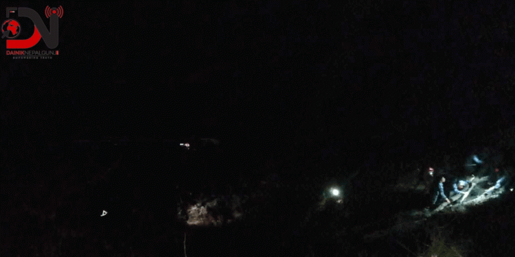 त्रिशुलीमा बस खस्यो, चारजनाको मृत्यु ३३ को जीवित उद्धार