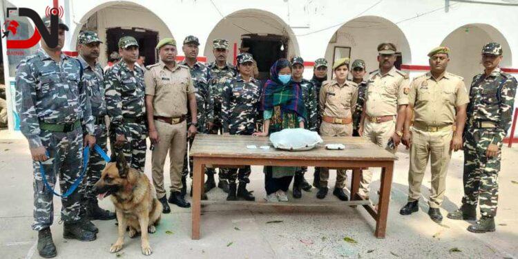 चरेश सहित रुपैडिहमा नेपाली महिला पक्राउ