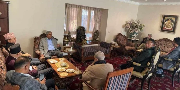 साना दलहरुसँग छलफल बढाउँदै कांग्रेस