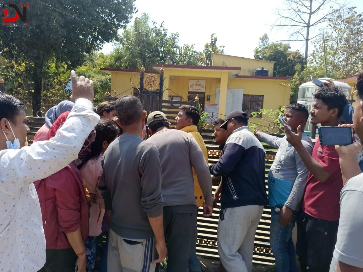 खजुरा-२ को वडा कार्यालयमा तालाबन्दी