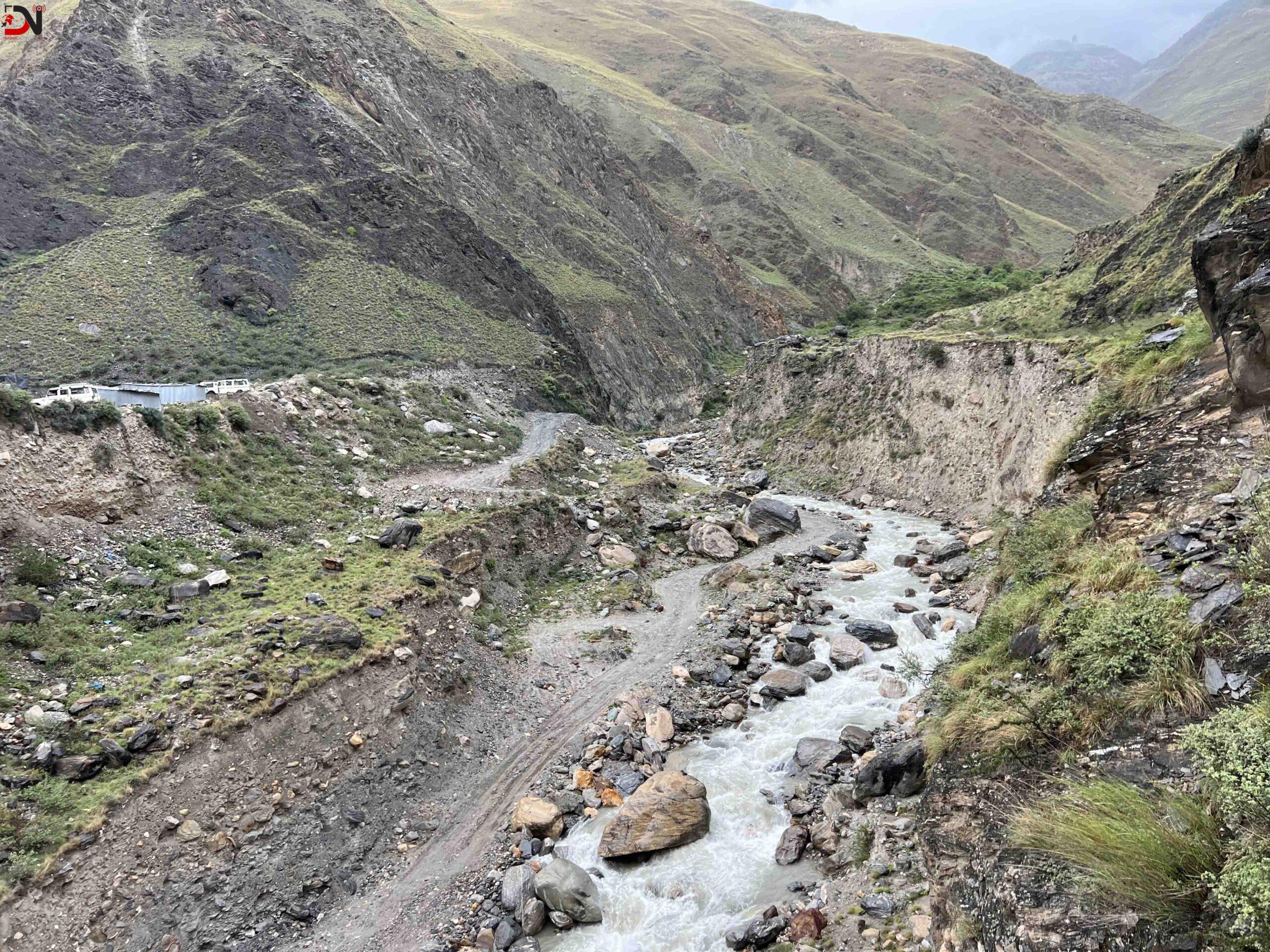 अस्तव्यस्त बन्दै भेरी करिडोर