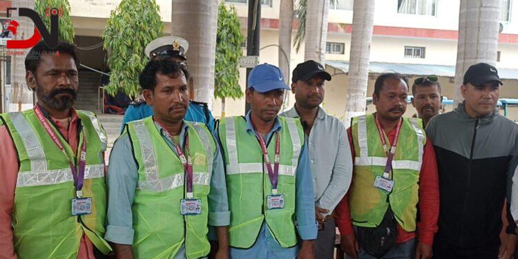 ई– रिक्सा चालकलाई सवारी चालक परिचयपत्र वितरण सुरु