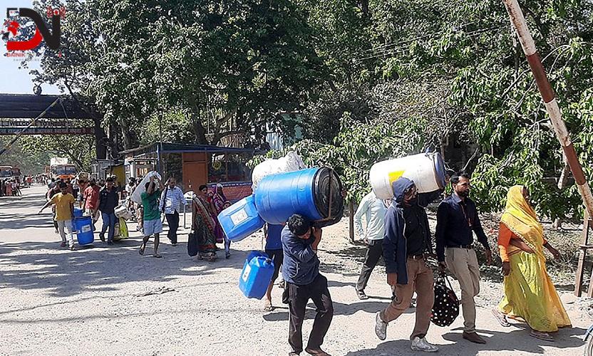 बिषु मनाउन घर फर्कंदै नेपाली