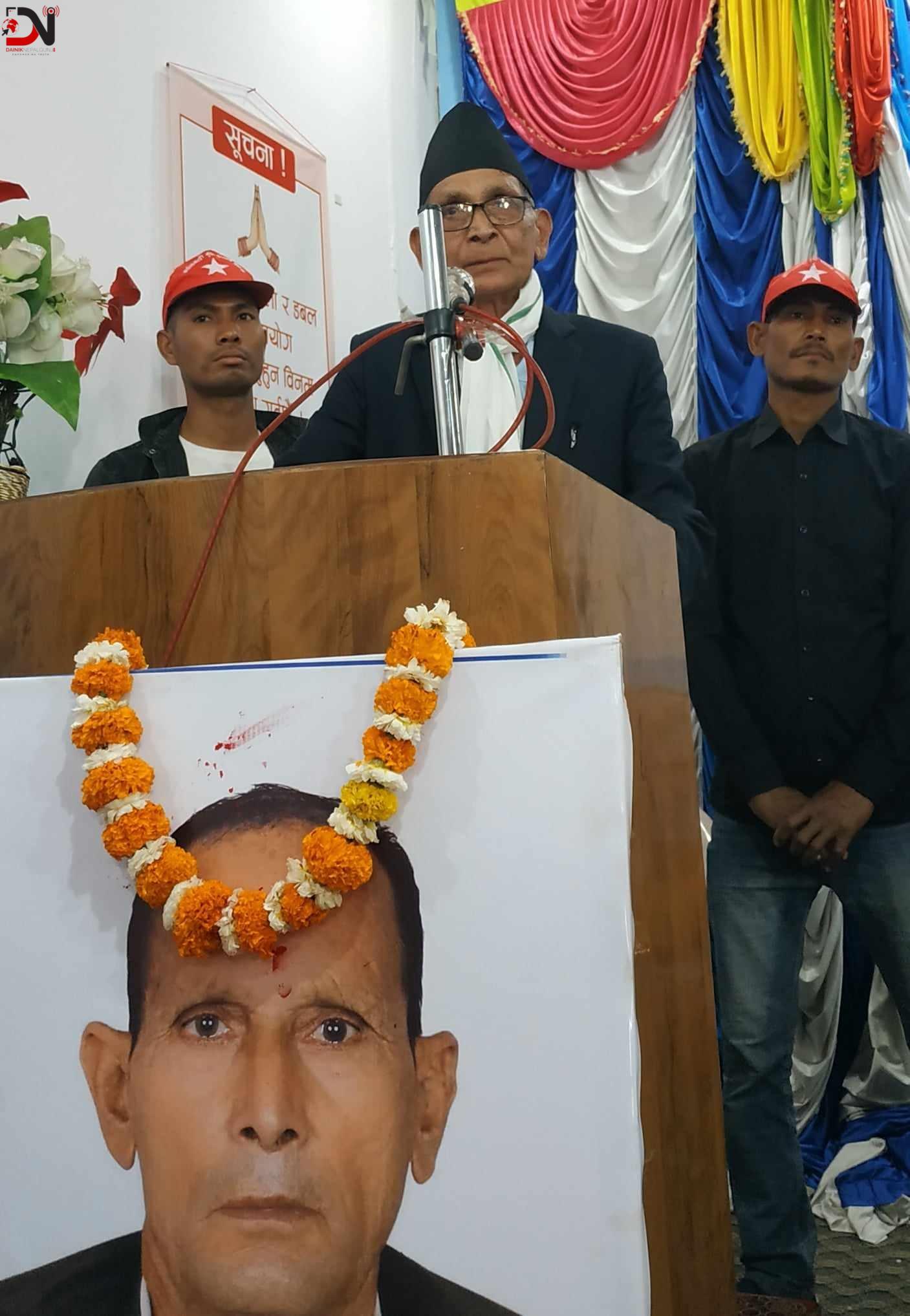 प्रचण्डले छाडे जनयुद्धका मुद्दा