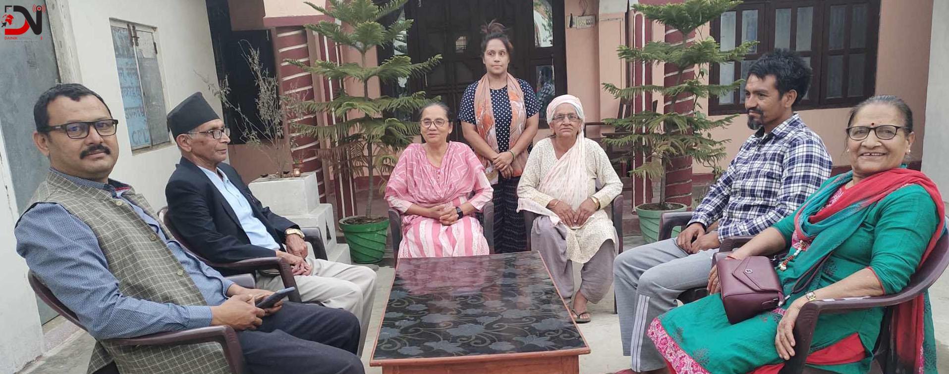 कम्युनिष्टबारे बहस गरिंदै