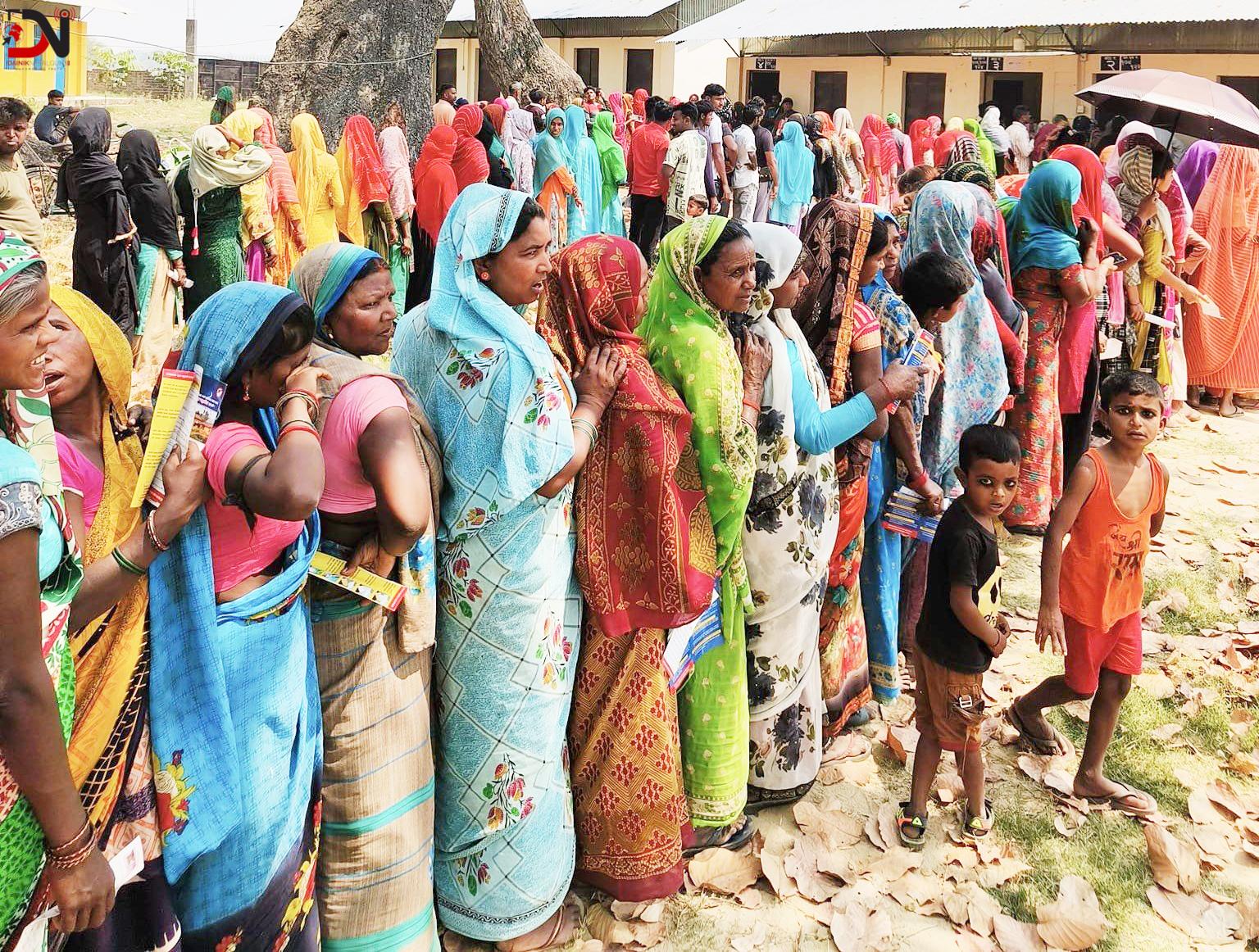 औलोको जोखिमबाट जोगाउन झुल वितरण