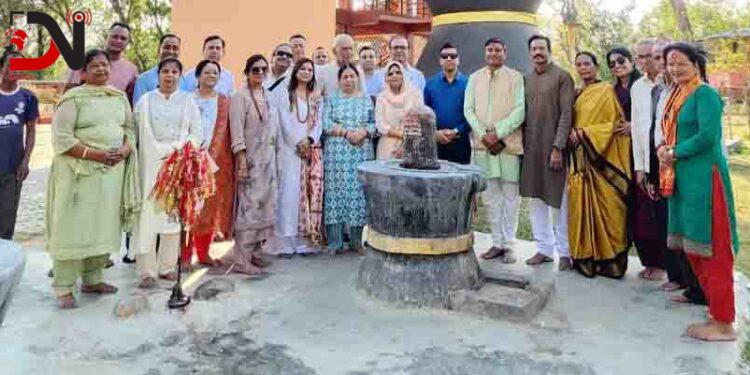 मानसरोवर दर्शनार्थीद्वारा केदारेश्वर धाम दर्शन