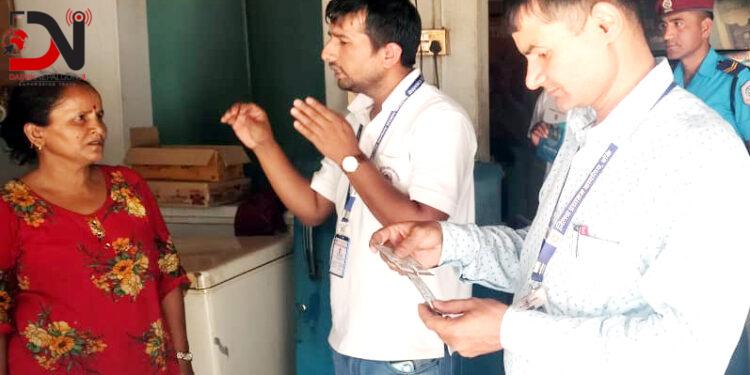 गाउँका २६ पसलको अनुगमन