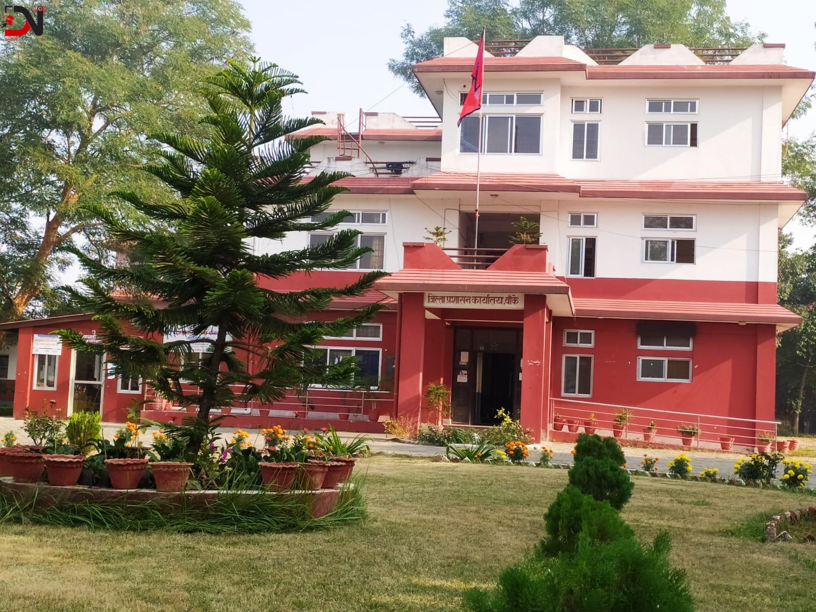 चार व्यवसायिक प्रतिष्ठानलाई कारवाही