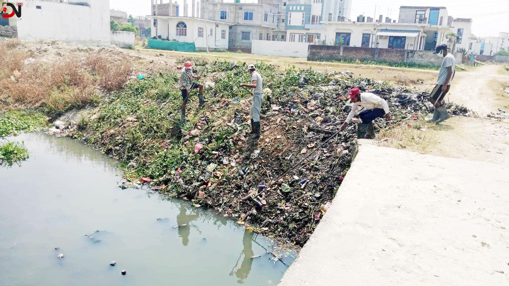 नेपालगञ्जलाई डुबानबाट जोगाउन बर्खा अगाबै नाला सफाई