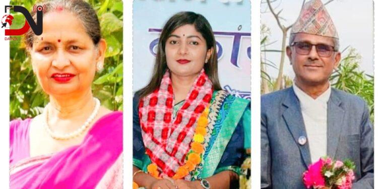 बाँकेका तीन श्रष्टालाई पुरस्कार दिइँदै