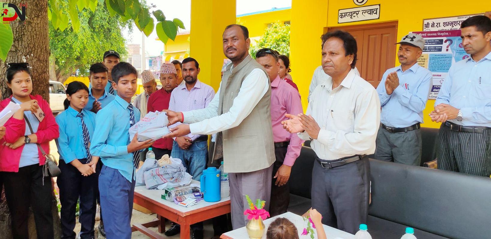 गर्मीबाट जोगाउन अत्यावश्यक सामग्री वितरण