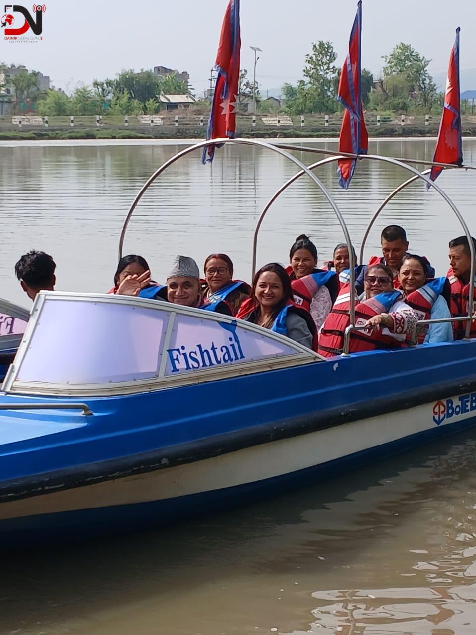 सुर्खेतको बुलबुले तालमा मोटरबोटको औपचारिक शुभारम्भ