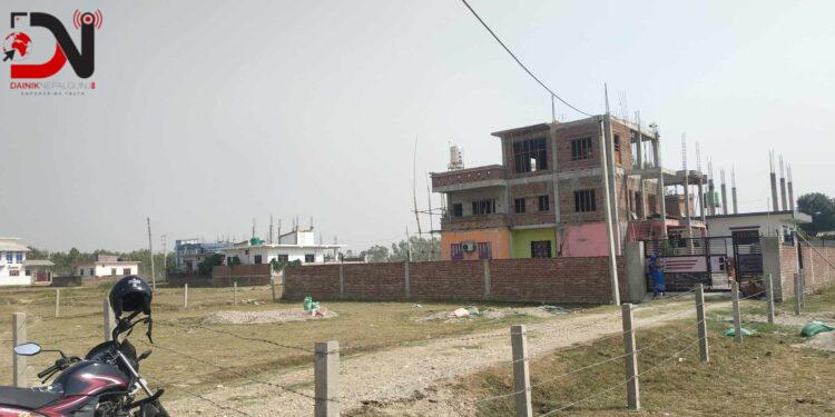 मूलबाटोमै काँडेतार