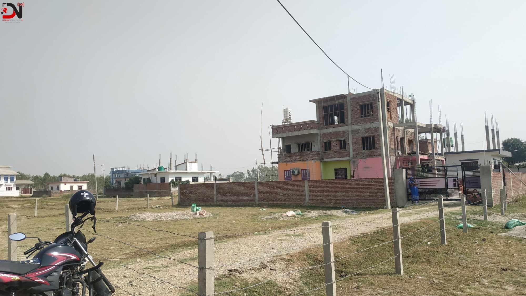 मूलबाटोमै काँडेतार