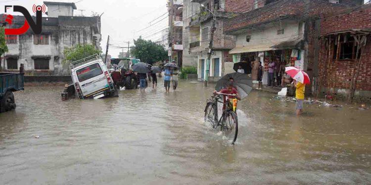 वर्षासँगै देशका विभिन्न ठाउँमा सडक अवरुद्ध, तराईमा डुबान