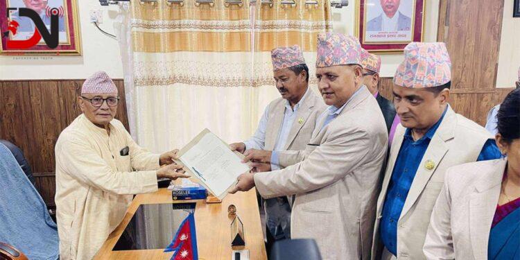 लुम्बिनीको मुख्यमन्त्रीमा एमालेका चेतनारायण आचार्यको दाबी पेश