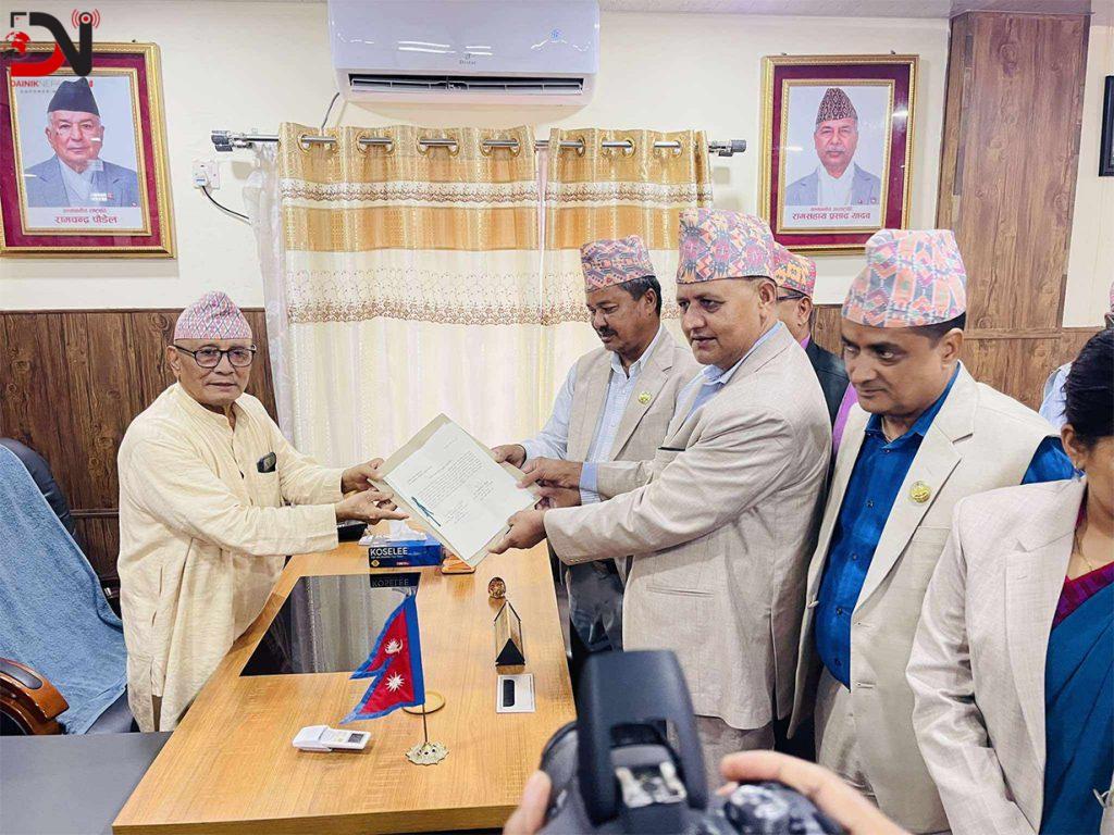 लुम्बिनीको मुख्यमन्त्रीमा एमालेका चेतनारायण आचार्यको दाबी पेश