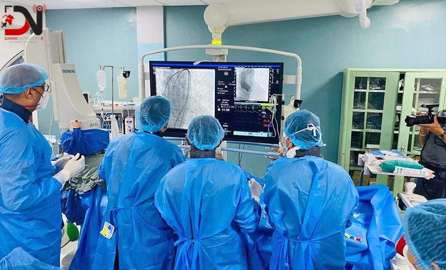 काखीमुनि प्वाल पारेर मुटुको भल्ब परिवर्तन