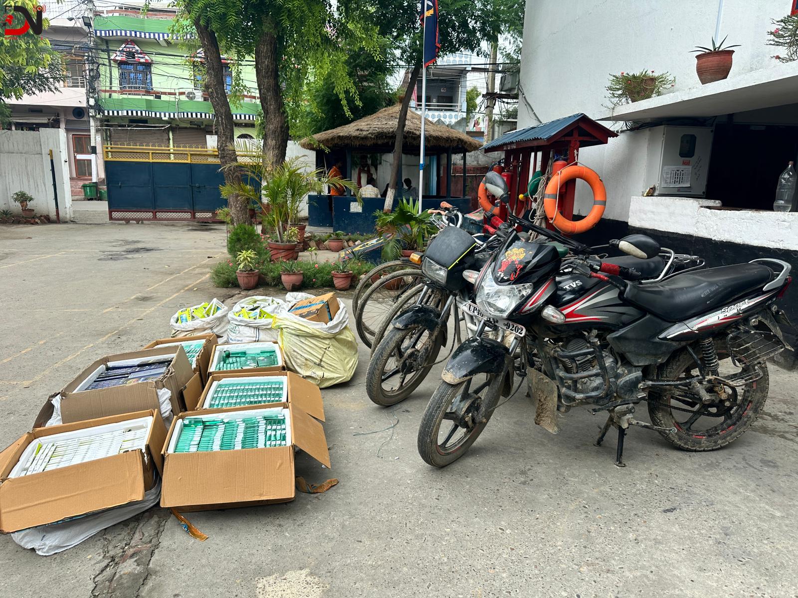 दश लाखको मोबाइल डिस्प्ले बरामद