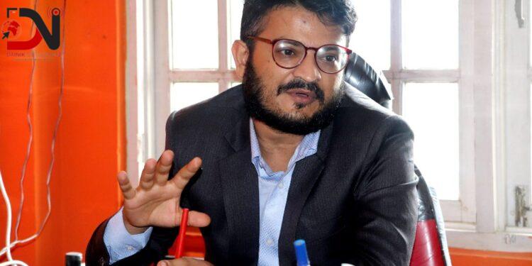 रास्वपाले महामन्त्रीबाट ढकाललाई हटायो