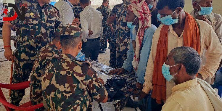 निःशुल्क स्वास्थ्य शिविरबाट ज्येष्ठ नागरिक लाभान्वित