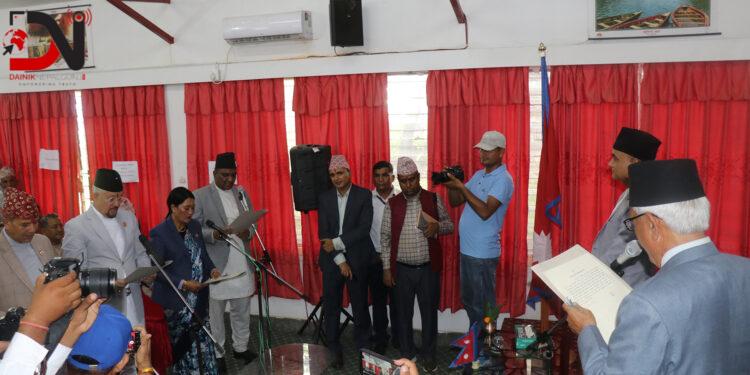 कर्णाली प्रदेश सरकारका नवनियुक्त मन्त्रीद्वारा शपथ