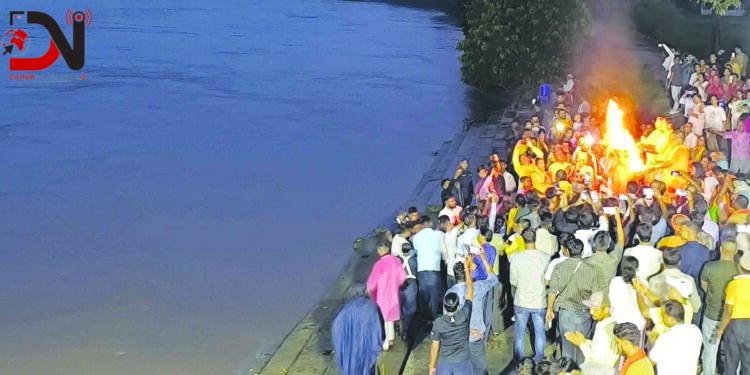 राप्ती तटमा गंगा महाआरती