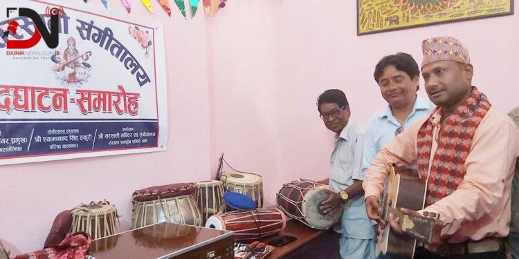 संगीत सिक्ने बढ्दै